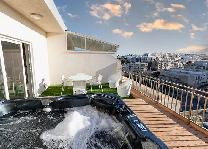 Warmth & Waves Penthouse