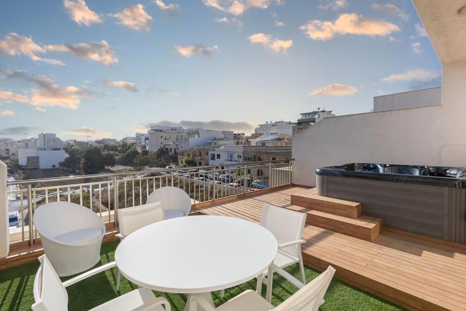 Warmth & Waves Penthouse
